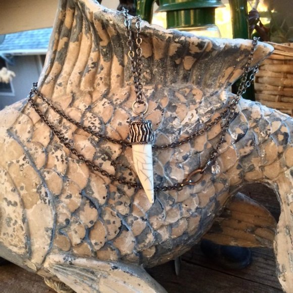 Artisan Crafted Faux Ivory Horn Tooth & Antique Chain - Picture 3 of 8